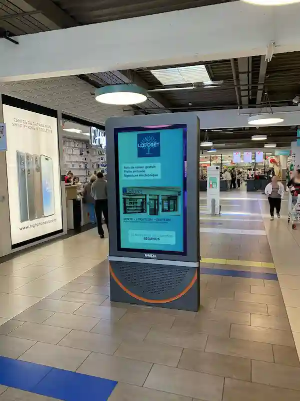 publicite dans un centre commercial 1