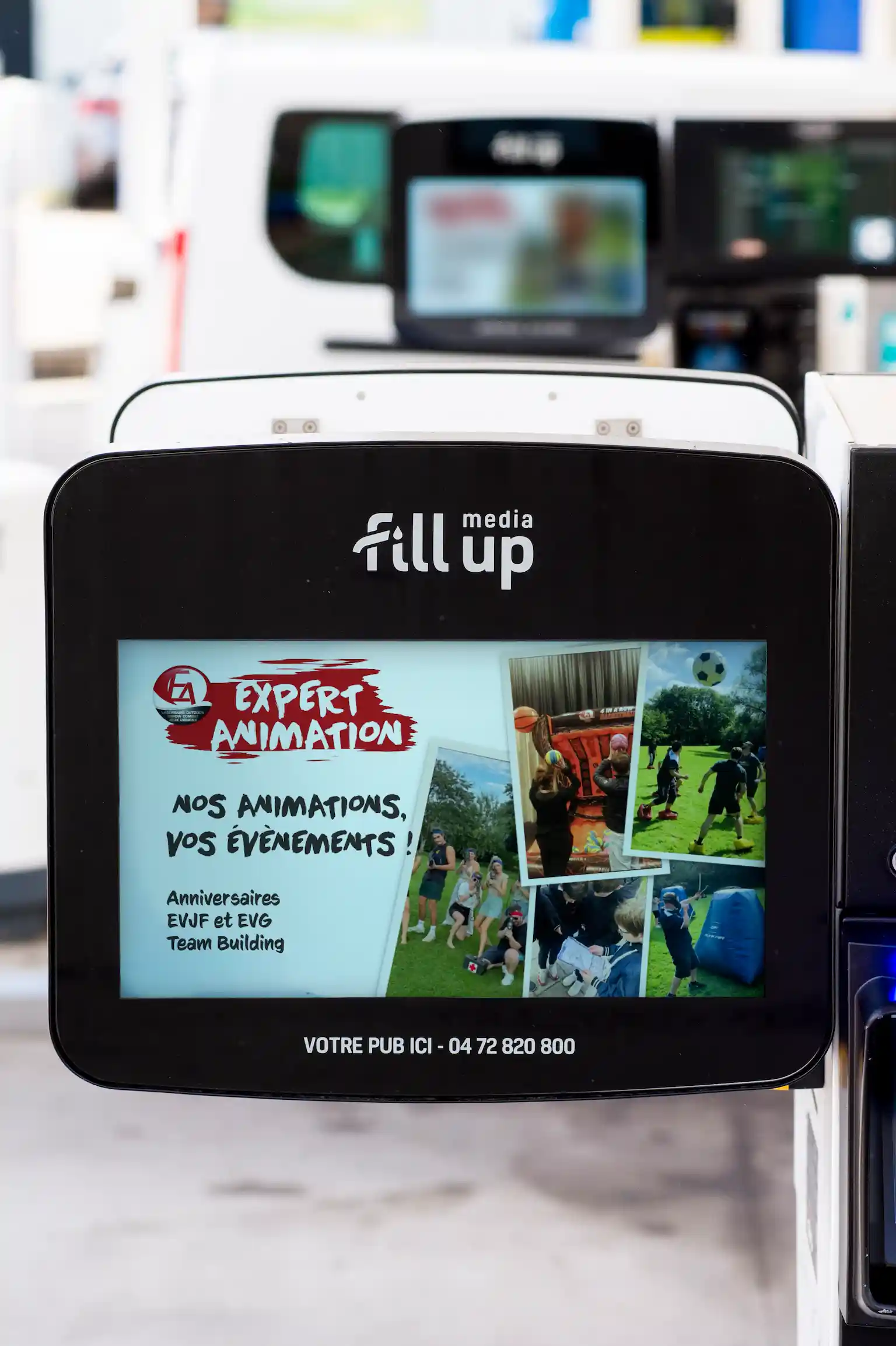 ecran publicite station service loisirs