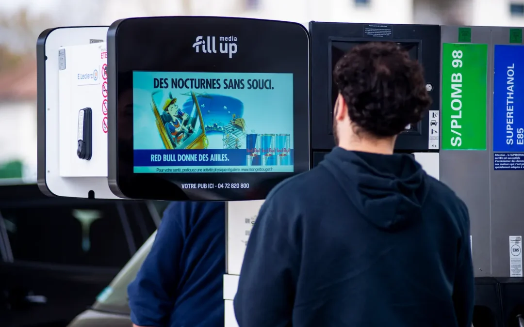 Publicité RedBull en station-service