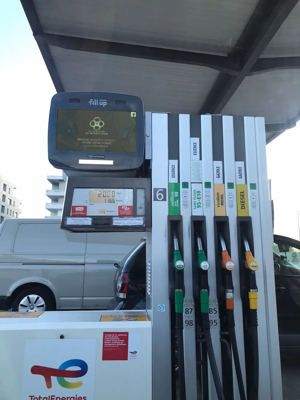 fum cas client secrets adeline slider 01