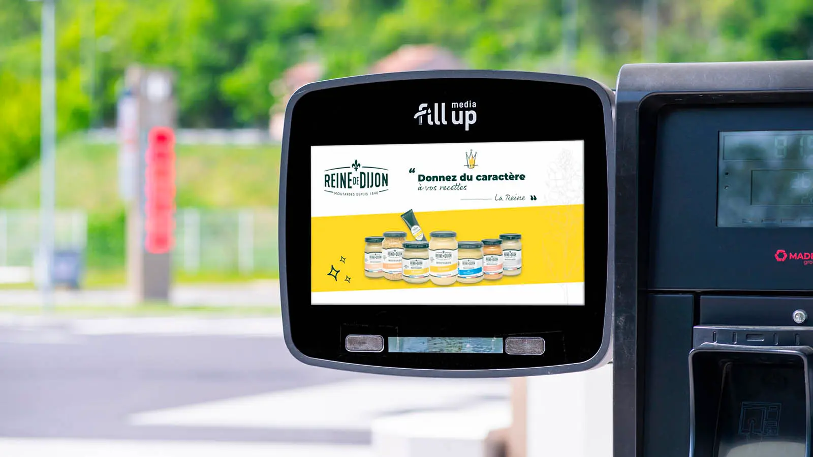 Une publicité dans un écran en station